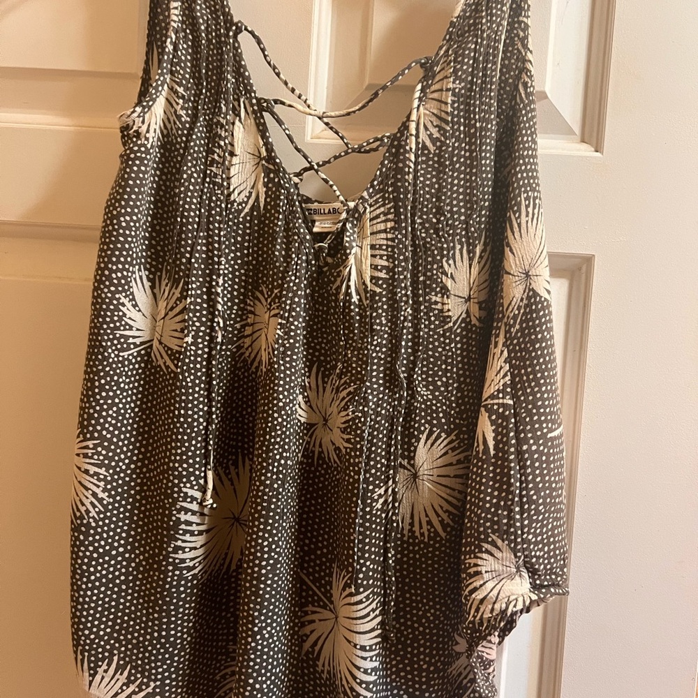 Women’s Billabong tank top. Size small.